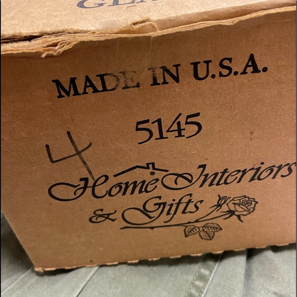 Home Interiors set of 4 Holly & Ribbon clear votives - Picture 3 of 5